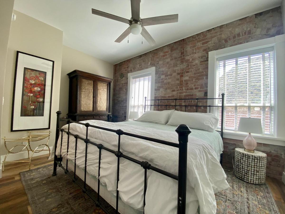 Bisbee Brownstone Suites Buitenkant foto