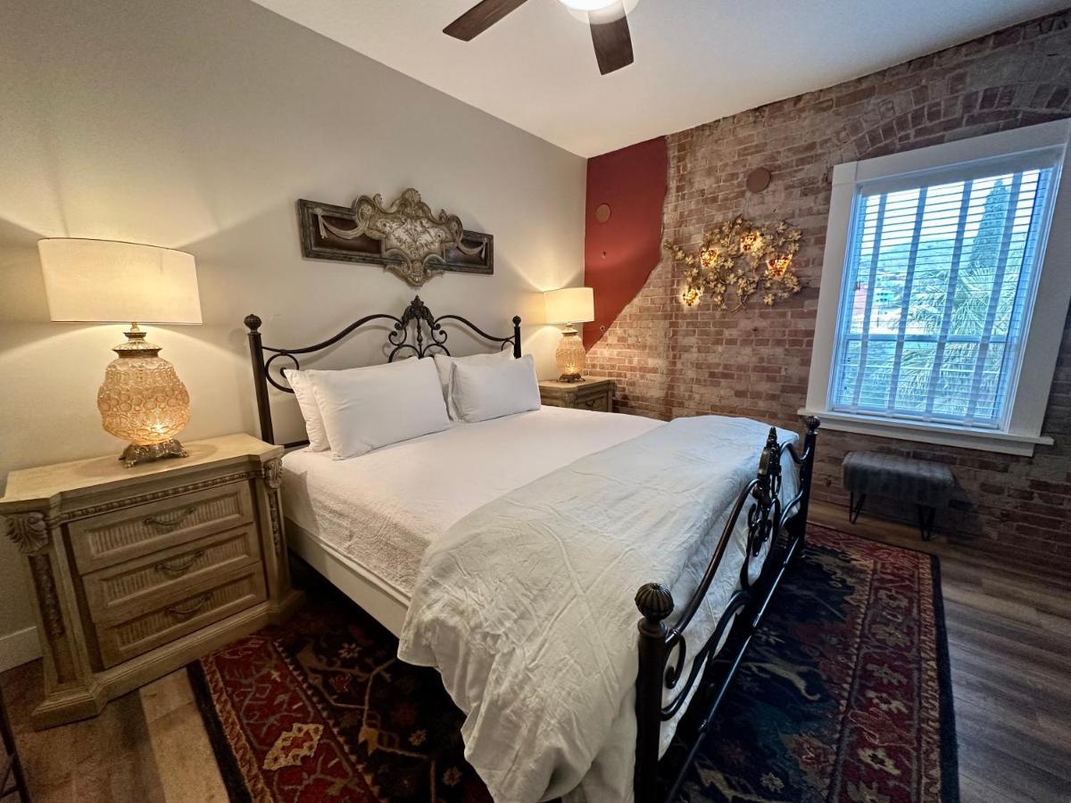 Bisbee Brownstone Suites Buitenkant foto