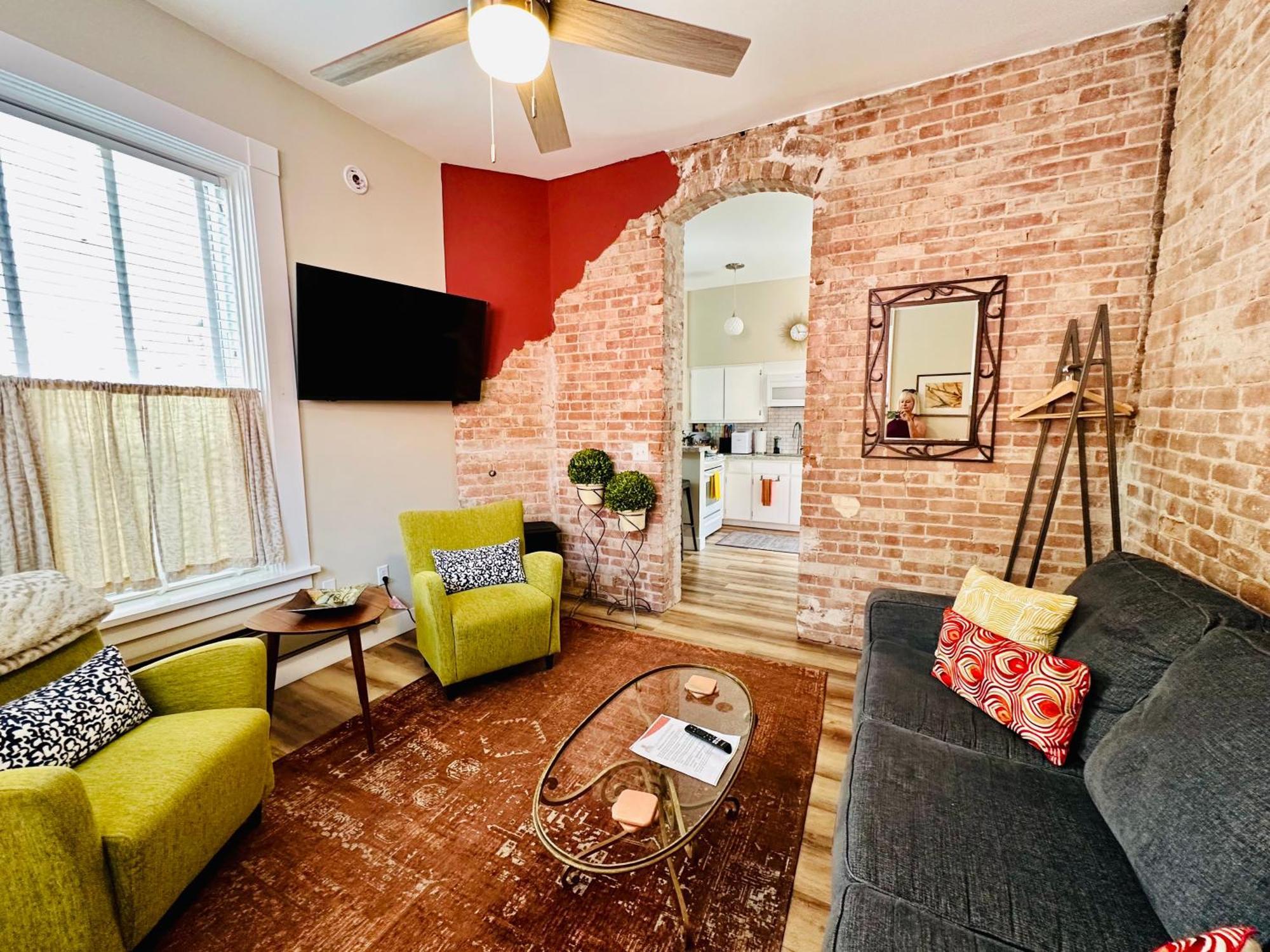Bisbee Brownstone Suites Buitenkant foto