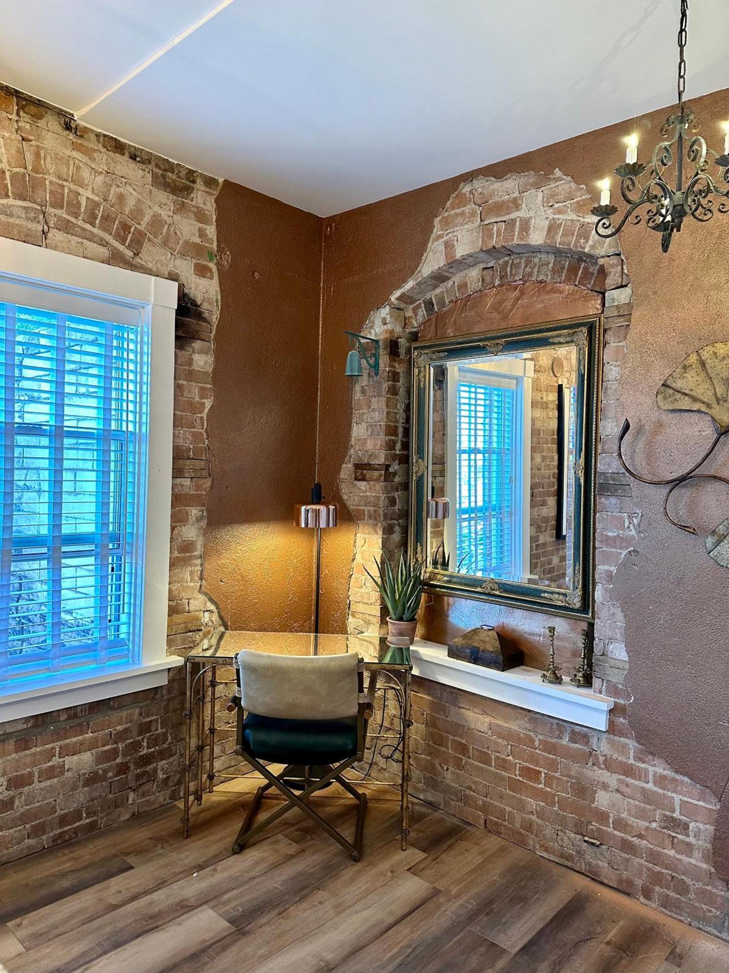 Bisbee Brownstone Suites Buitenkant foto