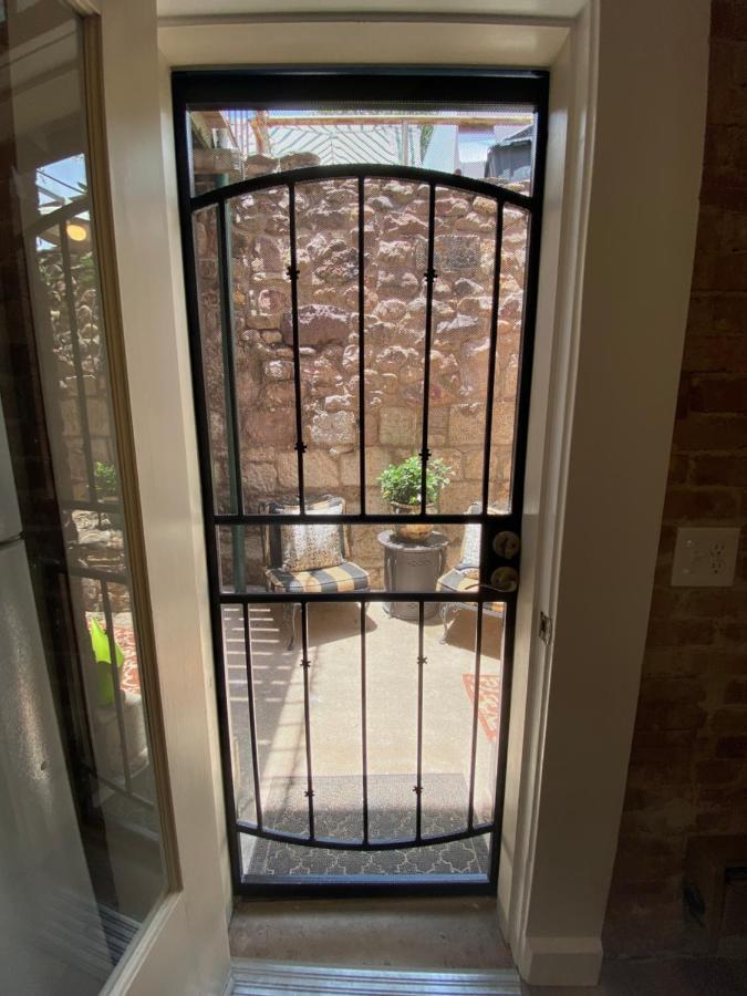 Bisbee Brownstone Suites Buitenkant foto